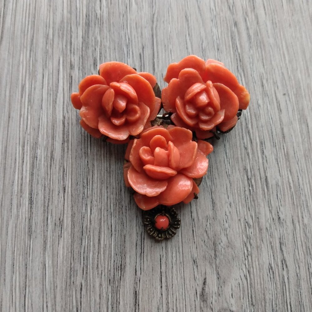 Vintage Faux Coral Brooch with Three Rose Flowers Floral